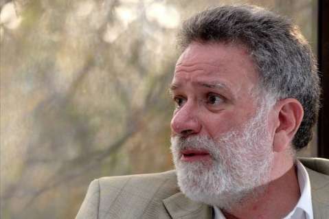 Excomisionado Luis Carlos Restrepo dice que no se necesita refrendar acuerdos de paz