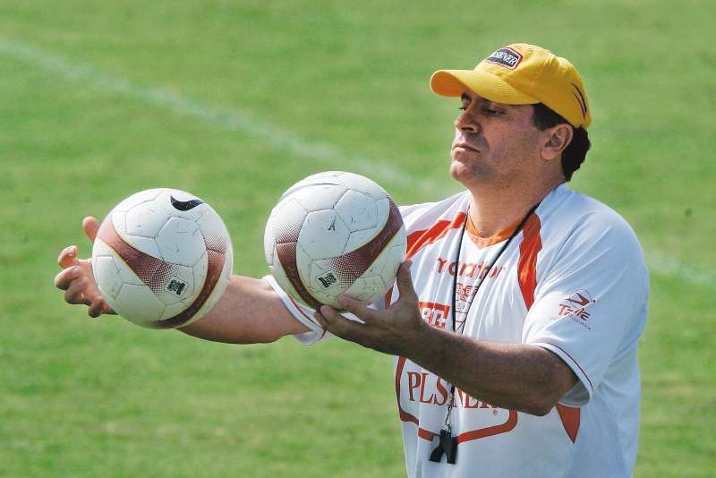 Suárez llevó a Ecuador a su mejor resultado de la historia: octavos de final del Mundial de Alemania 2006.
