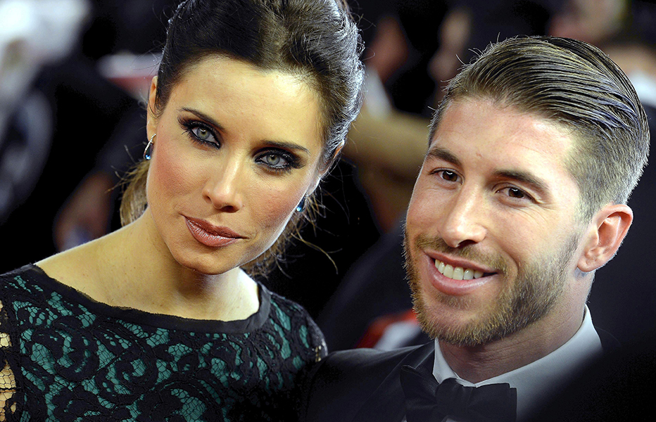BO60. ZÚRICH (SUIZA), 13/01/2014.- El defensa del Real Madrid, Sergio Ramos, llega junto a su novia, Pilar Rubio Fernández, a la gala del Balón de Oro 2013 celebrada en Zúrich, Suiza, el 13 de enero del 2014. EFE/Walter Bieri