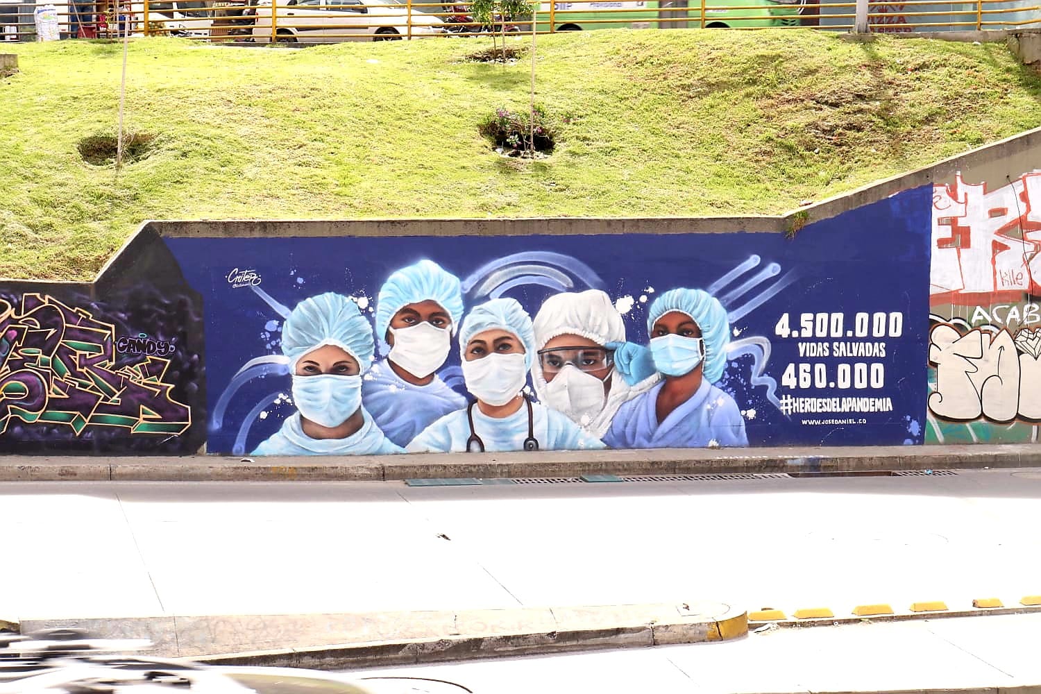 Graffiti Héroes de la Salud