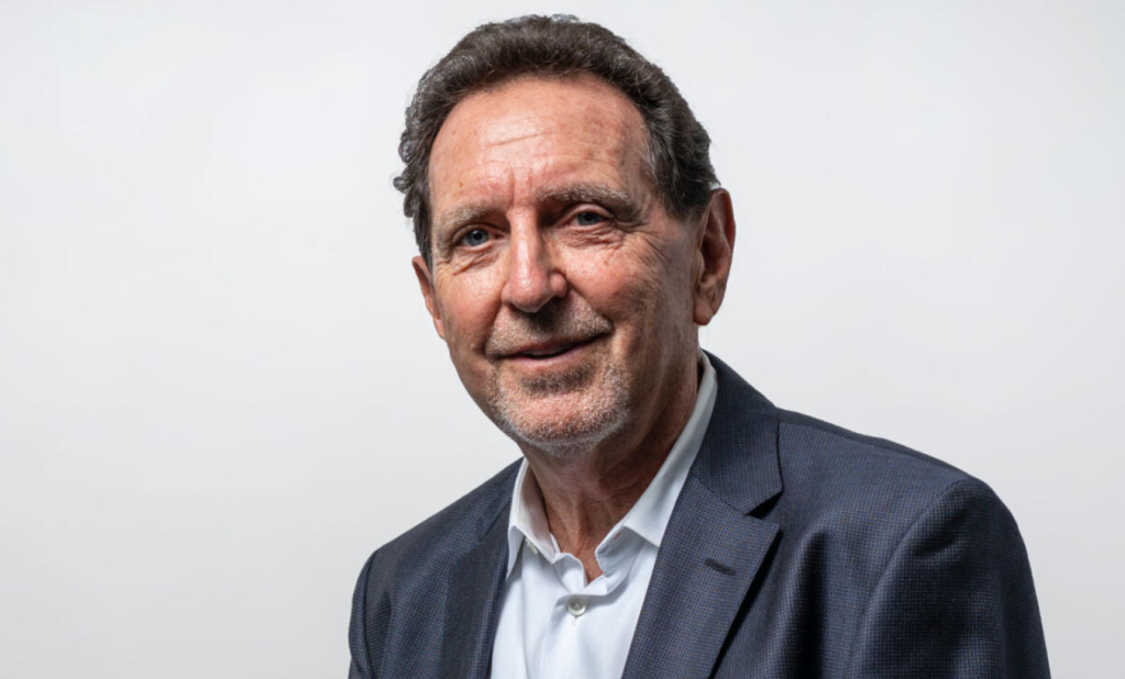 Exdiplomático y asesor internacional Lawrence Gumbiner.