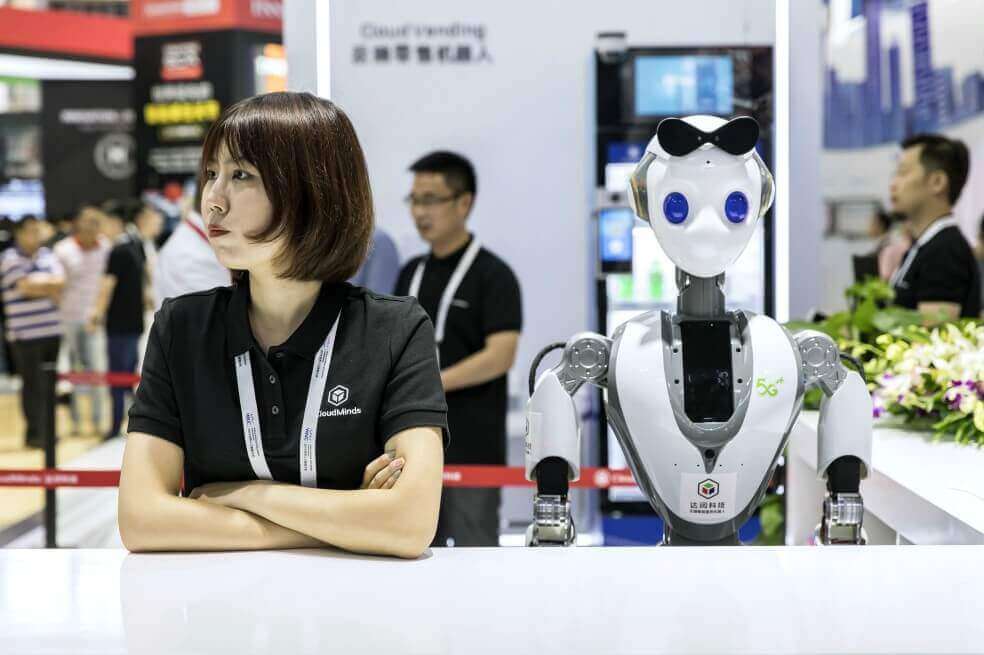 “Cuanto mayor sea el nivel de desarrollo humano, mayor será el acceso a la tecnología”, señala el reporte. / Bloomberg.