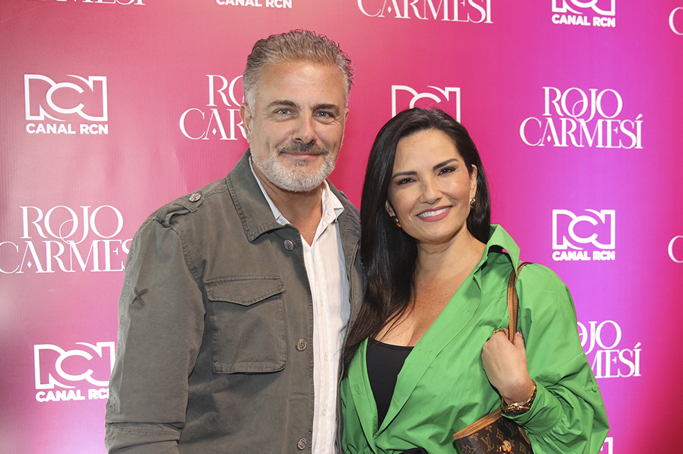 Marcelo Dos Santos ennoviado con presentadora de noticias. Los pillamos juntos