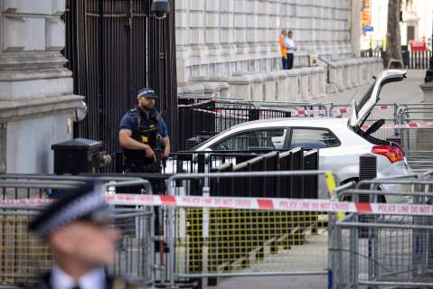 Automóvil se estrelló contra Downing Street en Reino Unido, ¿qué se sabe?