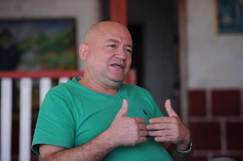 Congresista Julián Gallo ("Carlos Lozada") pierde tutela contra periodista