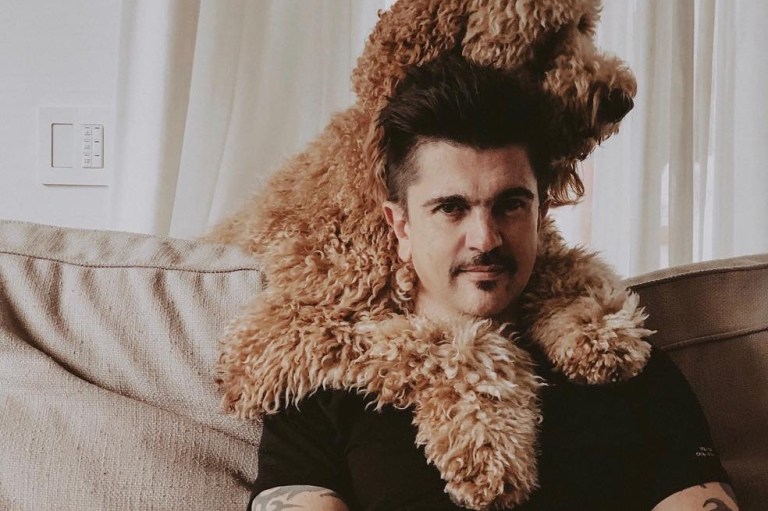 Él es Pluto, la mascota de Juanes que inspiró la canción ‘Por un perro’