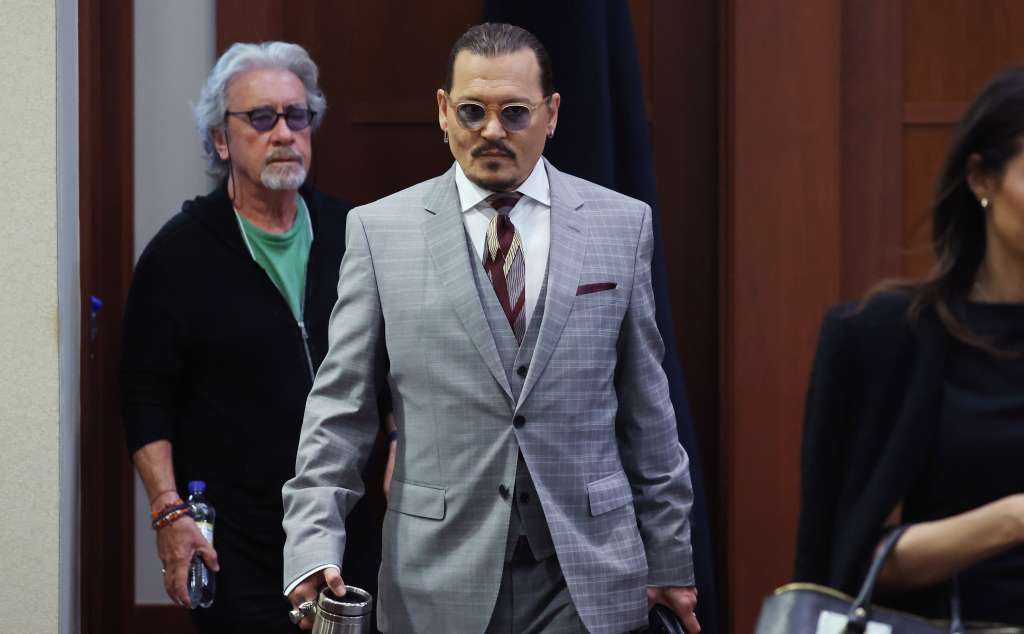 Fairfax (United States), 26/05/2022.- US actor Johhny Depp arrives at the start of the day during the 50 million US dollar Depp vs Heard defamation trial at the Fairfax County Circuit Court in Fairfax, Virginia, USA, 26 May 2022. Johnny Depp's 50 million US dollar defamation lawsuit against Amber Heard started on 10 April. (Estados Unidos) EFE/EPA/MICHAEL REYNOLDS / POOL