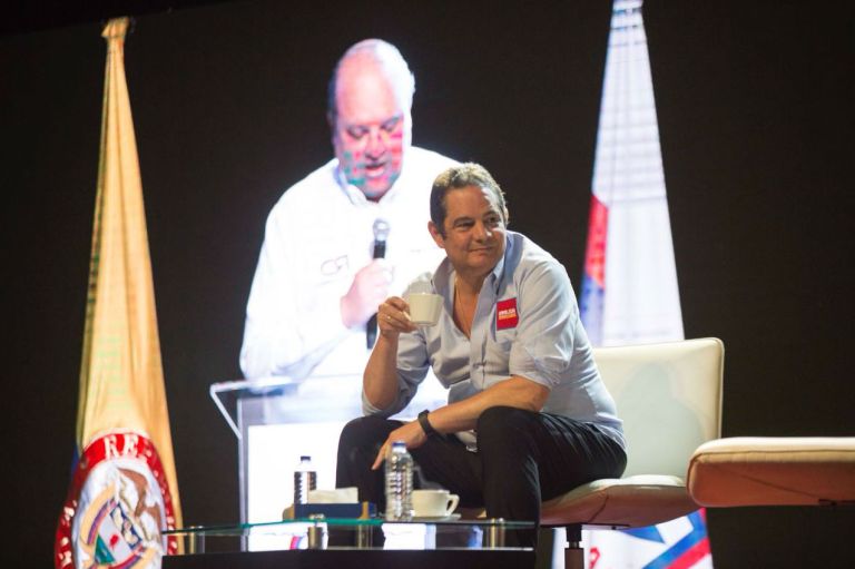 Vargas Lleras dice que como presidente no reanudaría diálogos de paz con ELN
