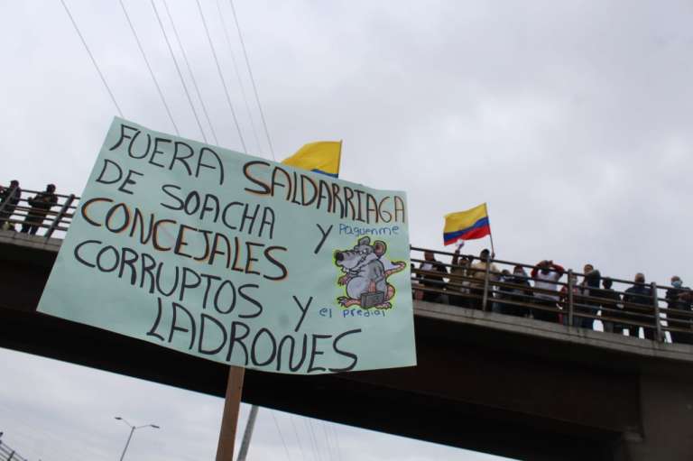 En ese momento, el acalde del municipio, Juan Carlos Saldarriaga, dijo que pidió a la empresa de Catastro invalidar los recibos que se entregaron, evaluar el esquema tarifario, y se comprometió a llevar ante el Concejo un nuevo proyecto de acuerdo para dar descuentos hasta del 50 % y extender el plazo de pago hasta agosto, para dar mayor flexibilidad en los pagos.