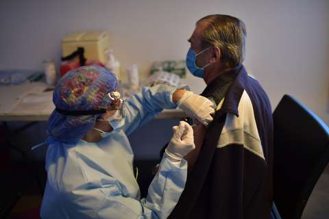 Vacunas coronavirus: Colombia aplicará tercera dosis desde el 1° de octubre