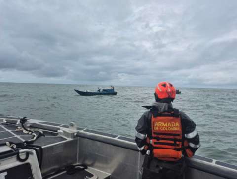 Rescataron seis pescadores que quedaron a la deriva en el Pacífico, ¿qué les pasó?