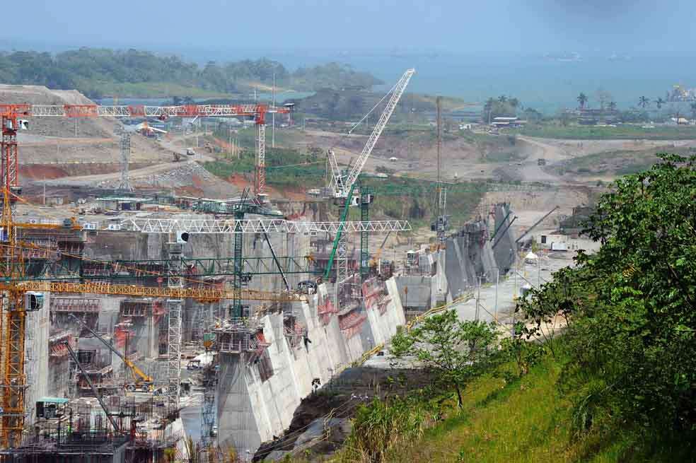 Así lucen los trabajos de ampliación del canal de Panamá liderados por la firma española Sacyr. / AFP