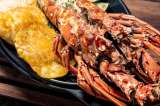 Aquí está la receta para preparar una langosta con mantequilla de ajo