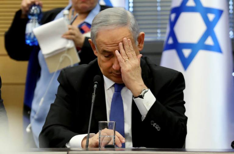 Primer ministro israelí, evacuado de emergencia por lanzamiento de misiles