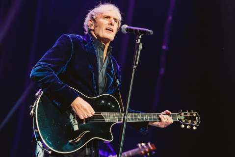 Michael Bolton cancela varios conciertos tras ser intervenido por un tumor