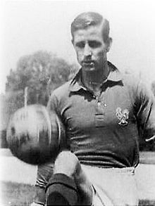 El futbolista Raymond Kopaszewski, (conocido como Kopa), Balón de Oro en 1958, defendió los derechos de los jugadores y escribó el artículo "Los futbolistas son esclavos".