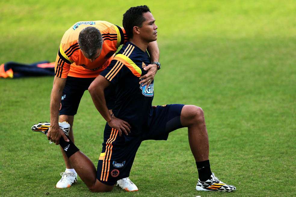 El delantero Carlos Bacca regresó ayer a los entrenamientos tras cumplir unos días de incapacidad por su lesión en la pierna derecha. / AFP