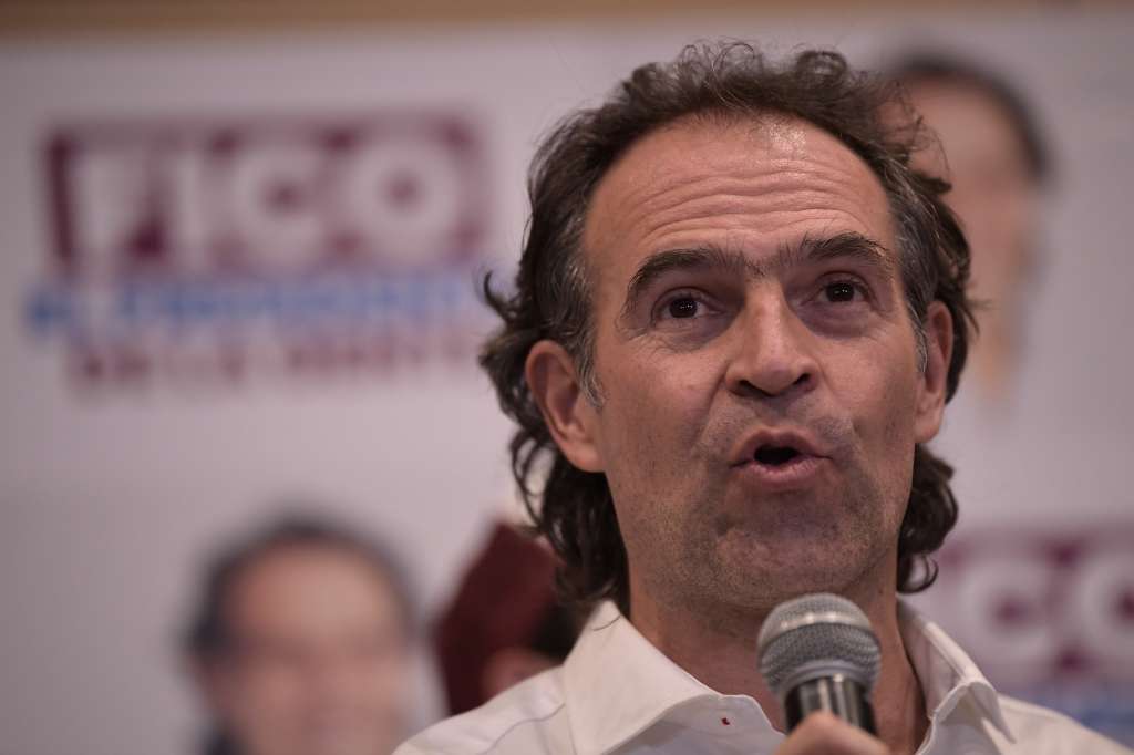 Candidato a la presidencia del 2022 por la coalición Equipo por Colombia en su sede de campaña, aceptando la derrota al terminar tercero en las votaciones realizadas el 29 de mayo 2022.