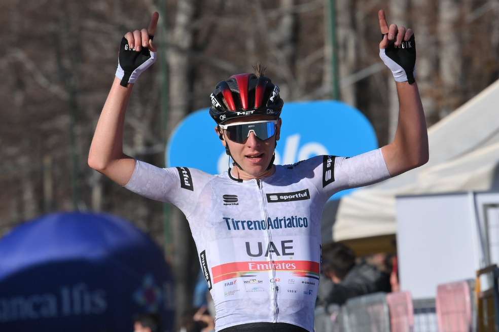El esloveno Tadej Pogacar ganó la cuarta etapa y asumió el liderato de la Tirreno Adriático.