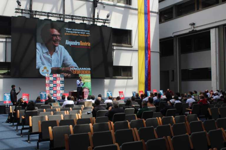 Por último, Gaviria se refirió al encuentro entre Gustavo Petro y el papa Francisco, señalando que “todos los candidatos tenemos la necesidad de tener una agenda internacional, de hacer contactos y es un hecho político interesante para el país”.