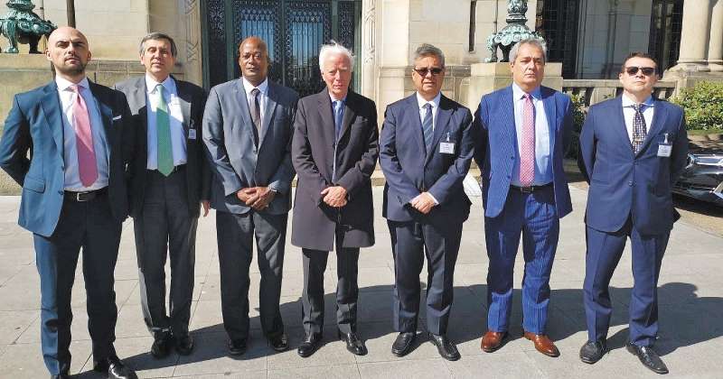 El equipo jurídico de Colombia en La Haya. Carlos Gustavo Arrieta (en el centro), entre otros. /Cancillería