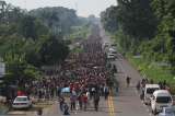Caravana de migrantes se adentra en México en su ruta hacia EE.UU.