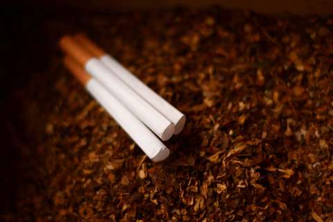 ‘Industria tabacalera está entorpeciendo reunión global para el control de tabaco’