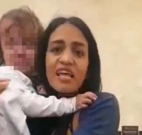 Mintrabajo selló almacén en donde mujer fue esposada cuando cargaba a su bebé