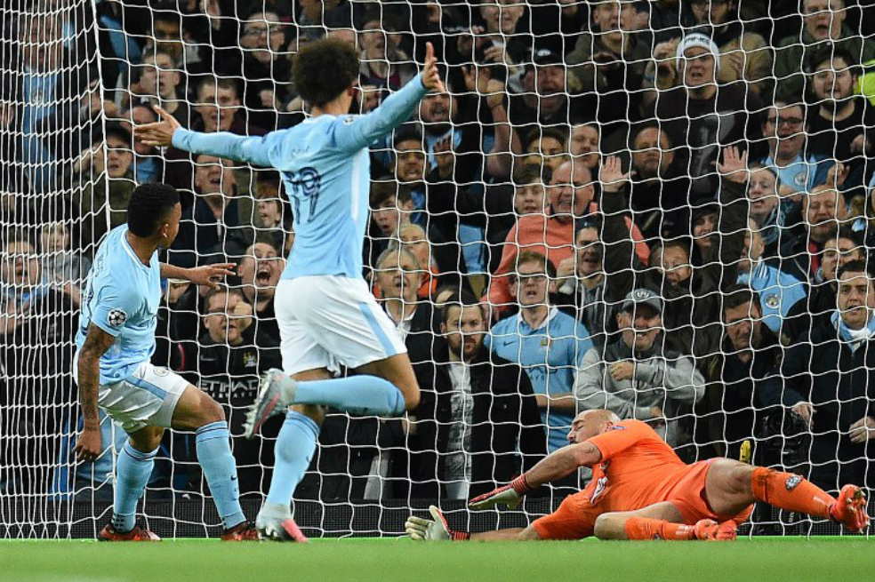 Gabriel Jesus y Sterling anotaron los goles de la victoria del Manchester City sobre Napoli. / AFP