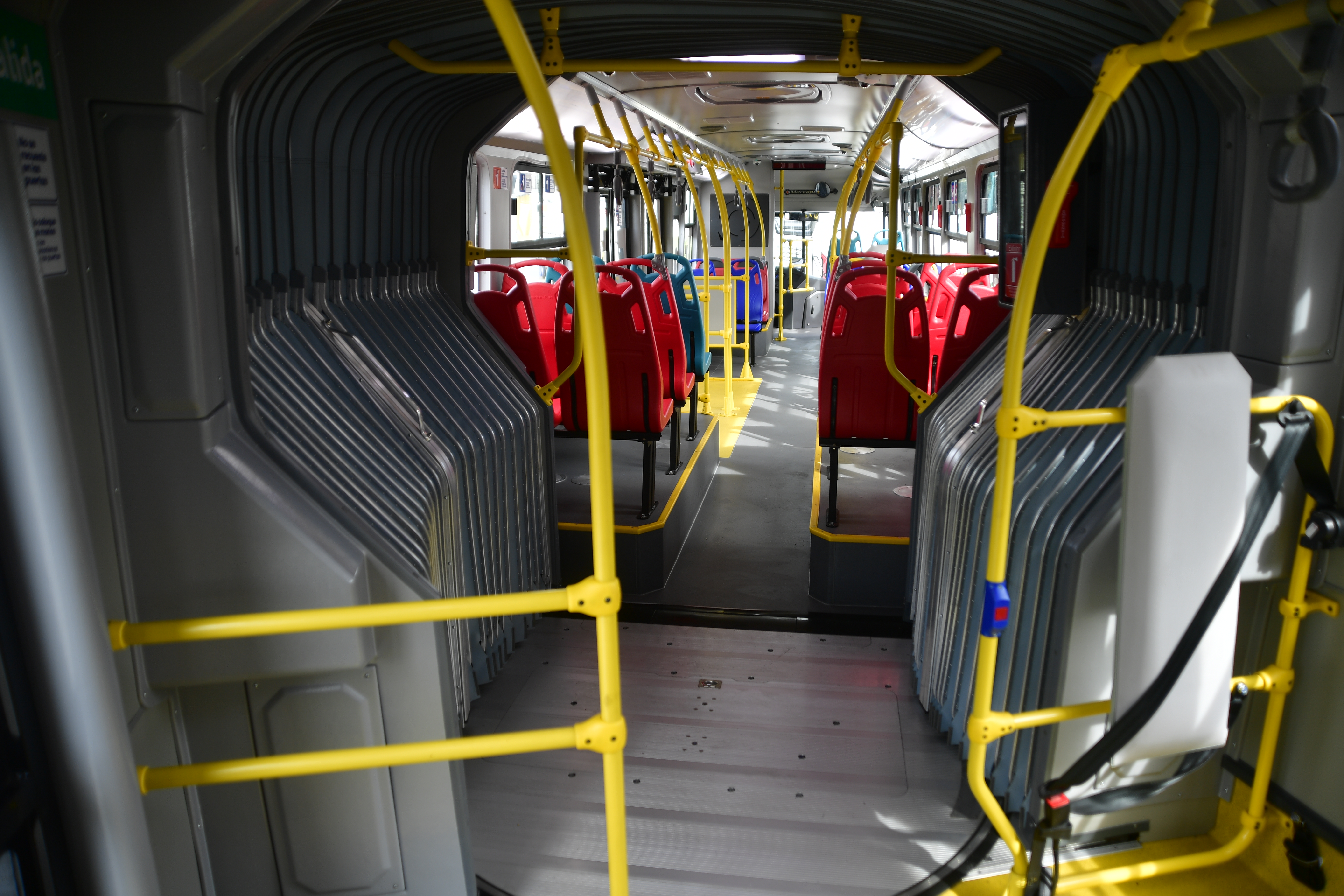 Nuevo bus para el sistema TransMilenio ensamblado por Marcopolo en Cota Cundinamarca