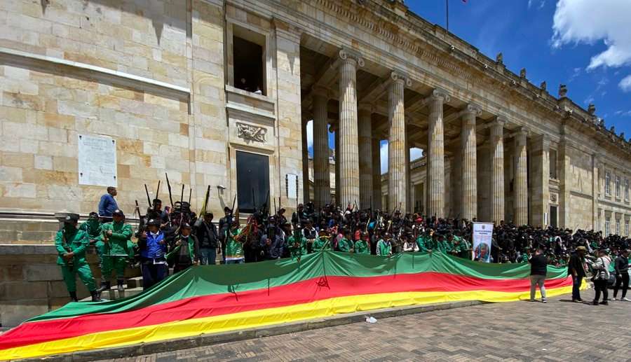 Protesta social: Guardia Indígena hace presencia en la Plaza de Bolívar.