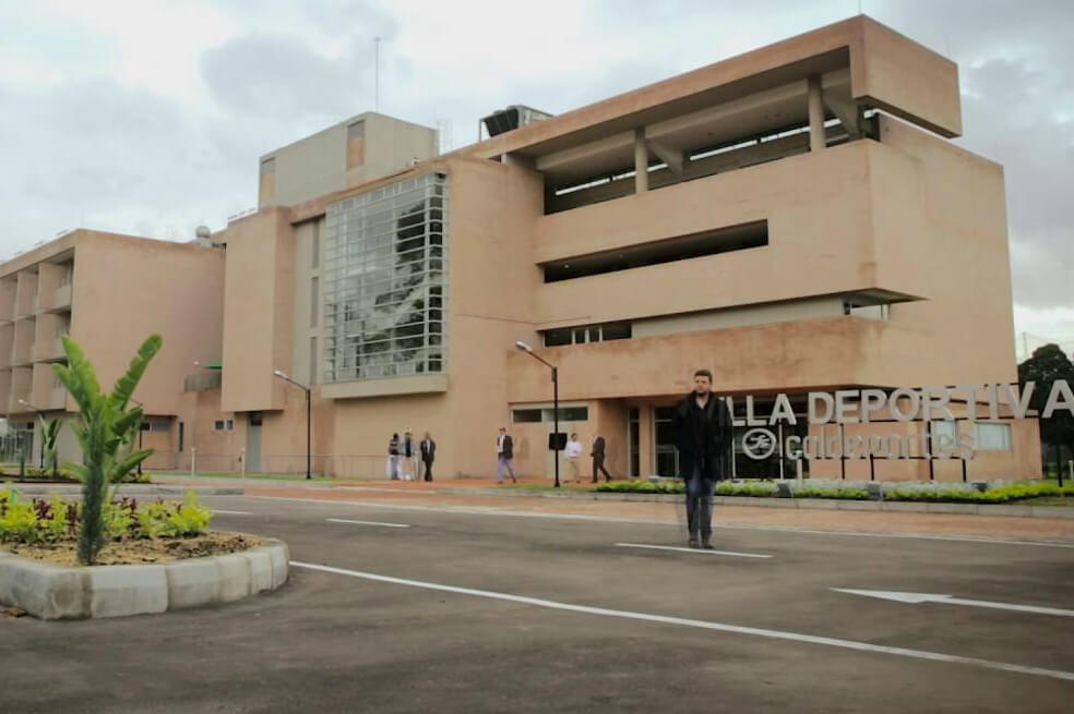 La Villa Deportiva está ubicada en la carrera 60 con calle 65, en el sector del Parque Recreodeportivo El Salitre, en Bogotá. / Coldeportes