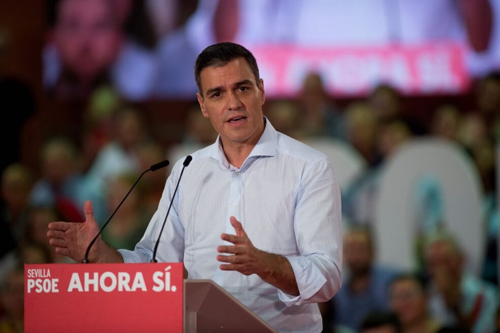 El presidente del Gobierno en funciones, Pedro Sánchez, durante un mitin electoral en Sevilla / AFP
