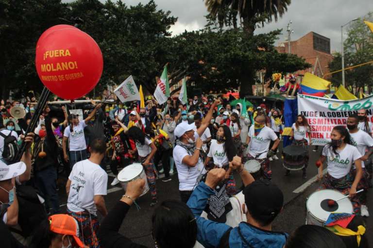 Hasta el momento las manifestaciones continúan en otras ciudades del país como Cali y Popayán.