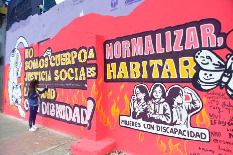 El mural inclusivo y multisensorial hecho en Bogotá por mujeres con discapacidad
