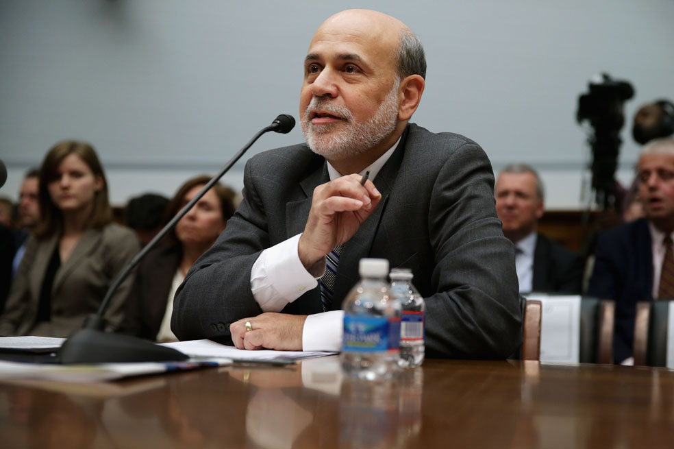 Ben Bernanke, presidente de la Fed, aseguró ante el Congreso que el efecto de la baja inflación es transitorio. / AFP