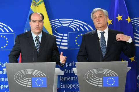 Presidente de Parlamento y de Eurocámara condenan "golpe de Estado" en Venezuela