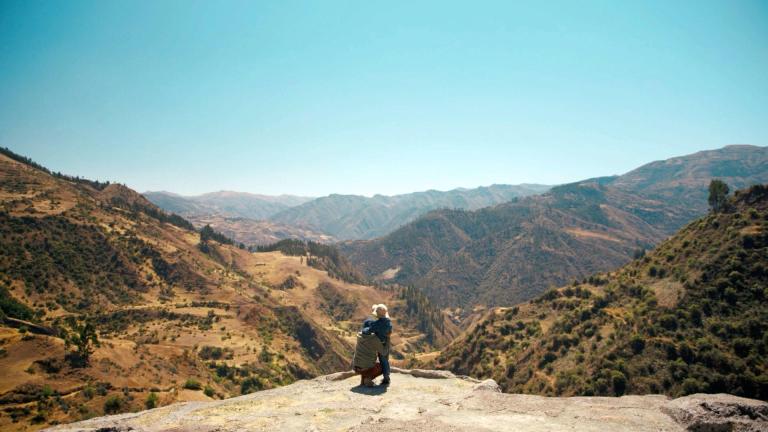 El documental que dobla “El rey león” al quechua como acto de resistencia indígena
