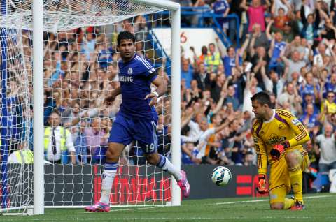 Con triplete de Diego Costa Chelsea ganó y alcanzó el liderato